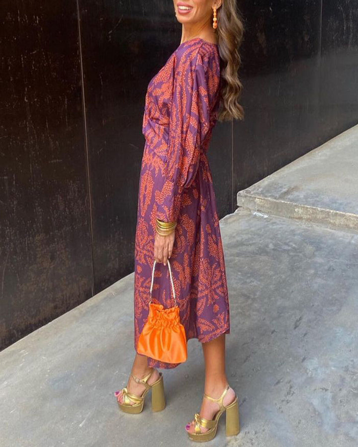 Elegant vintage V-neck dress for women | Akira -12