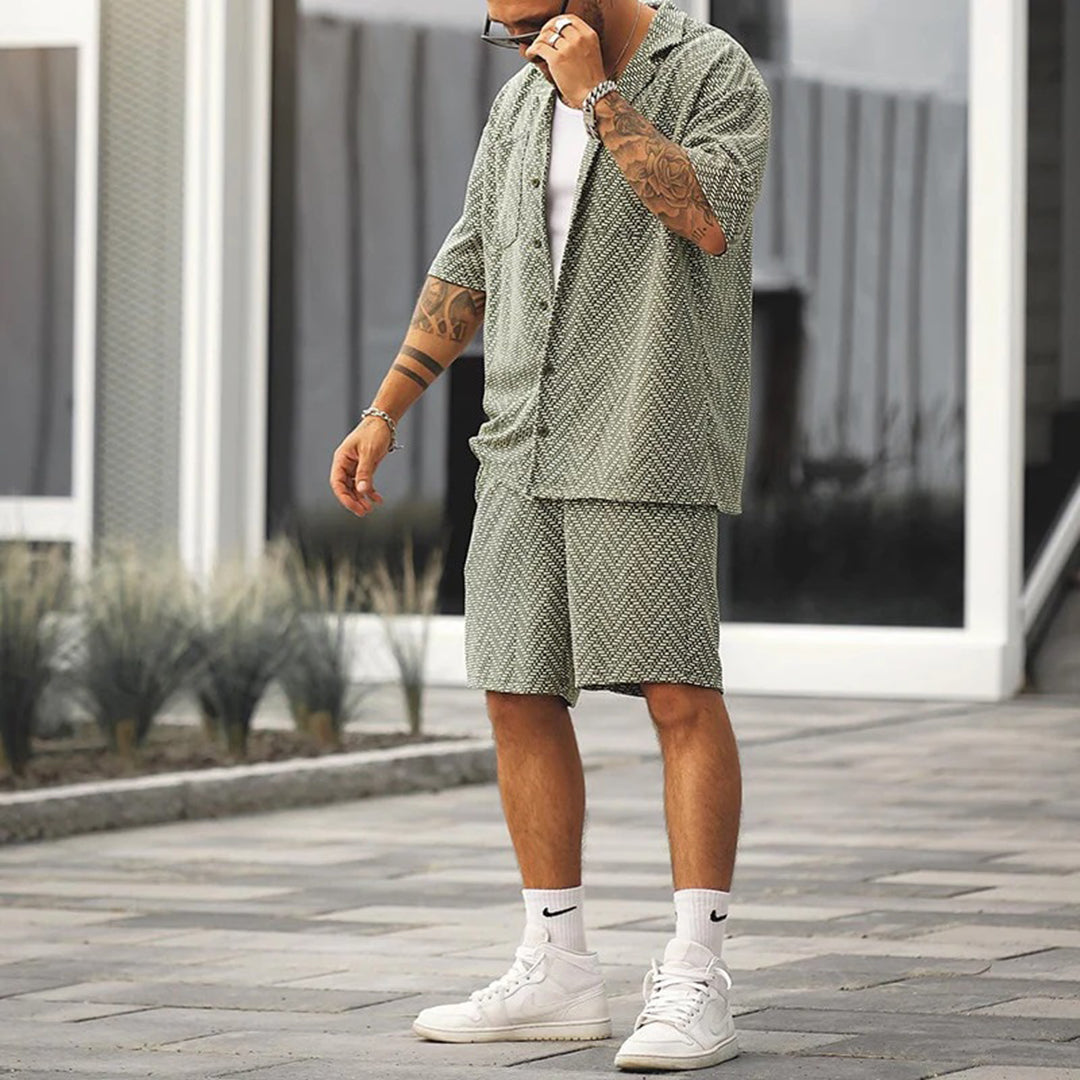 Men,s stylish set with short trousers and shirt