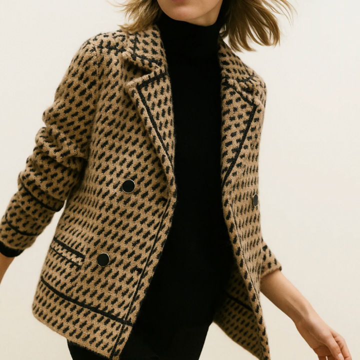 Women’s Knitted Jacket With Collar