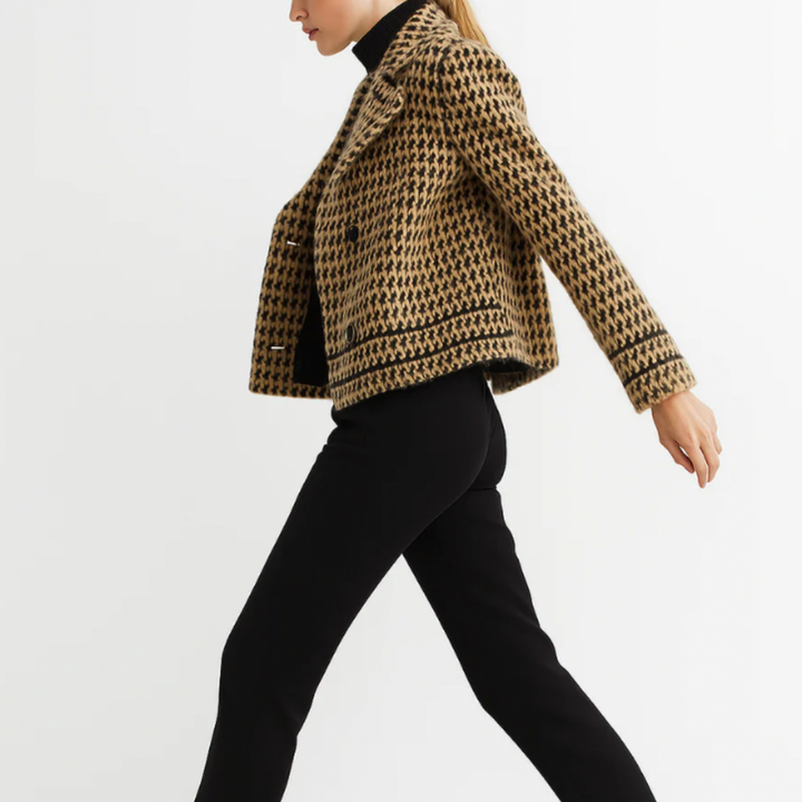 Women’s Knitted Jacket With Collar