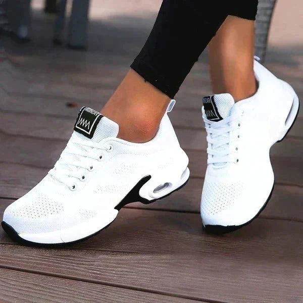 Orthopedic athletic shoes for women | Selene