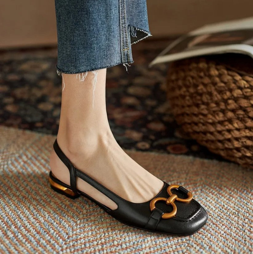 Buckle sandals for women