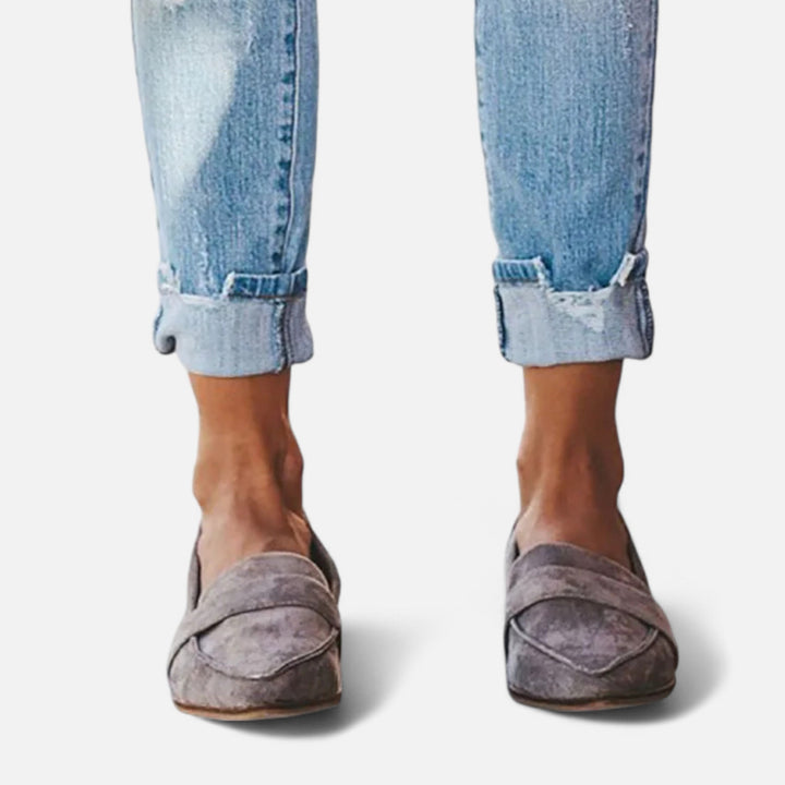 Women’s Elegant Pointed-Toe Loafers