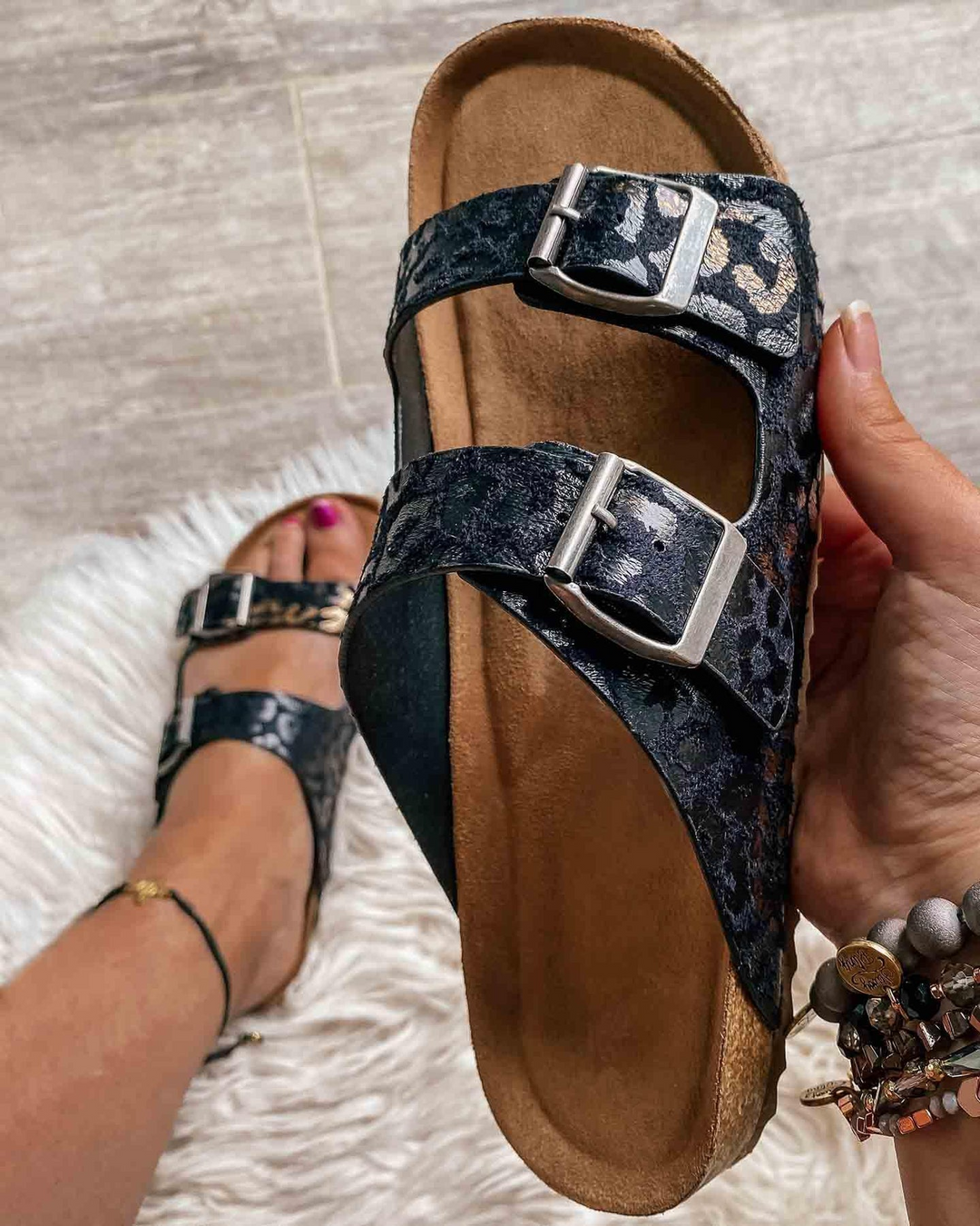 Women's adjustable buckle summer slides