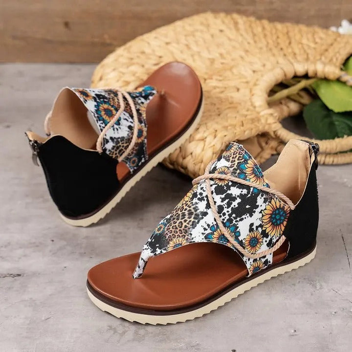 Trendy sandals with print for women