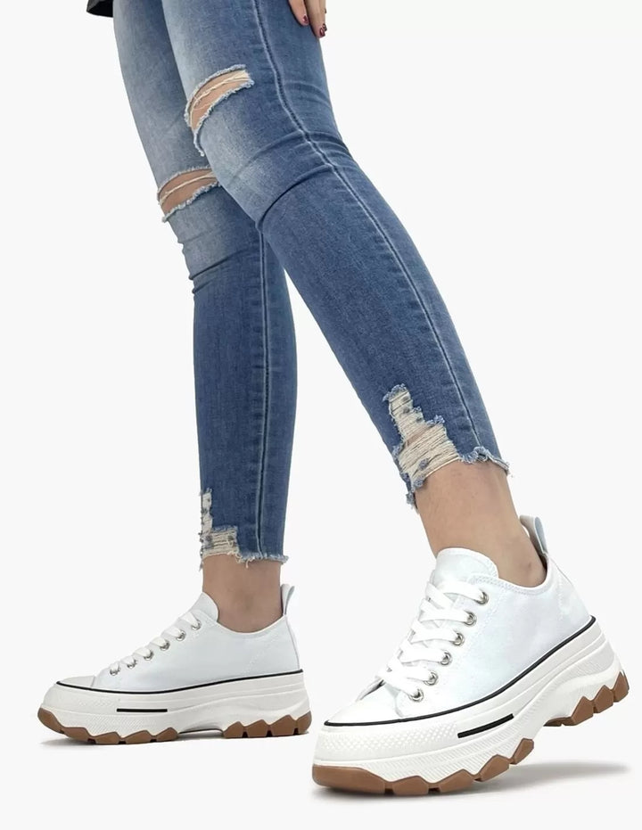 Women's classic sneakers